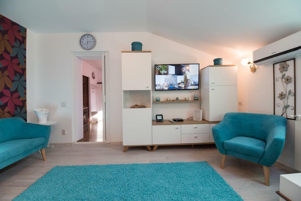 Queen Holiday Apartment ブカレスト エクステリア 写真
